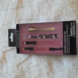 Japonesque Groom and‎ Soothe Kit NWT